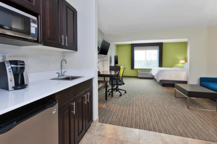 holiday inn express and suites effingham by ihg