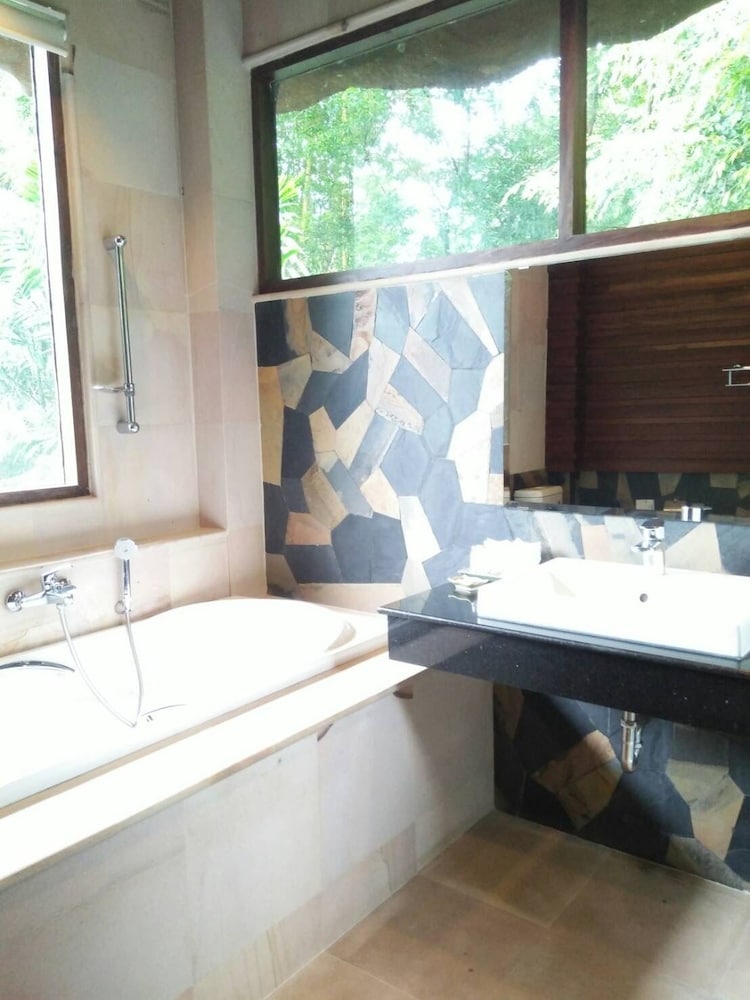 bura resort chiang rai