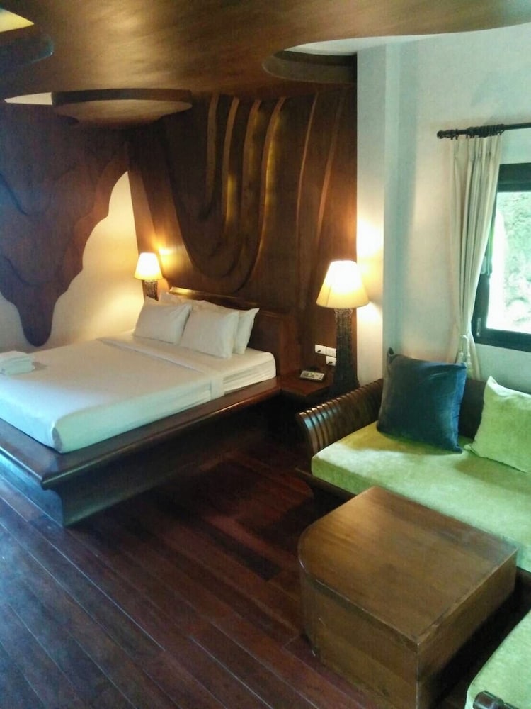 bura resort chiang rai