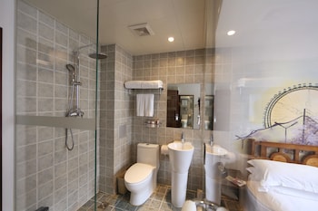 nostalgia hotel beijing yonghe lama temple