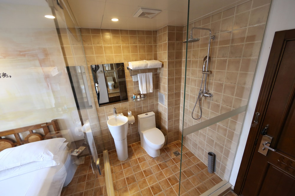 nostalgia hotel beijing yonghe lama temple