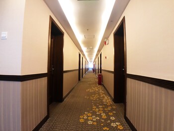 nostalgia hotel beijing yonghe lama temple