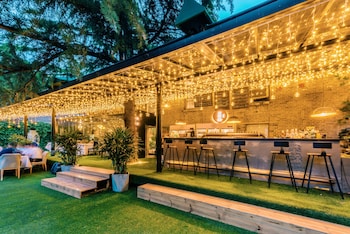 nostalgia hotel beijing yonghe lama temple