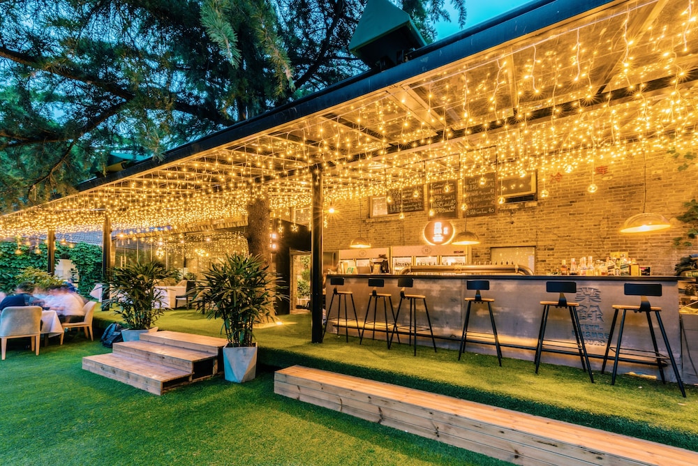 nostalgia hotel beijing yonghe lama temple