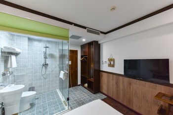 nostalgia hotel beijing yonghe lama temple