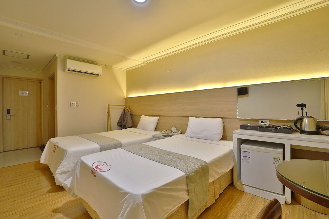 palace tourist hotel