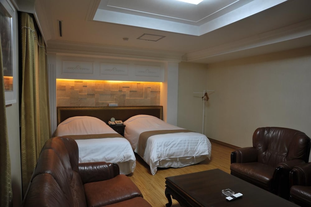 palace tourist hotel