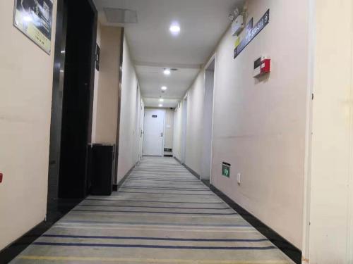 7 days inn changsha yinpenling liulonggou metro station