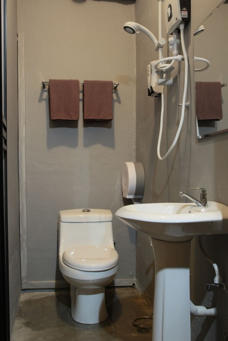 the room zishi hostel