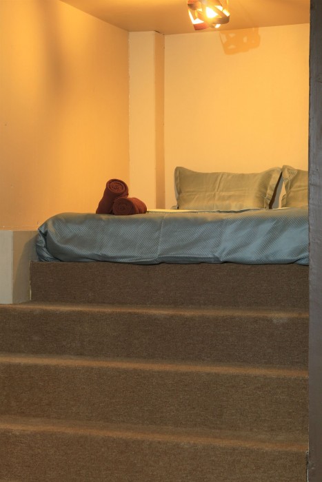 the room zishi hostel