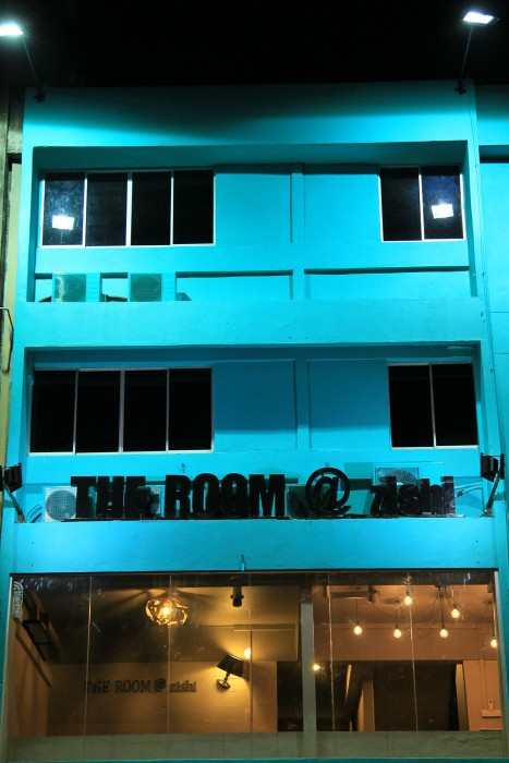 the room zishi hostel