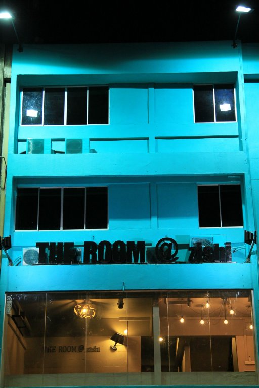 the room zishi hostel