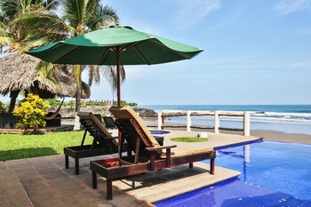 Vista Las Olas Surf Resort,San Miguel>>El Cuco,3 star