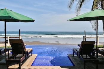 Vista Las Olas Surf Resort,San Miguel>>El Cuco,3 star