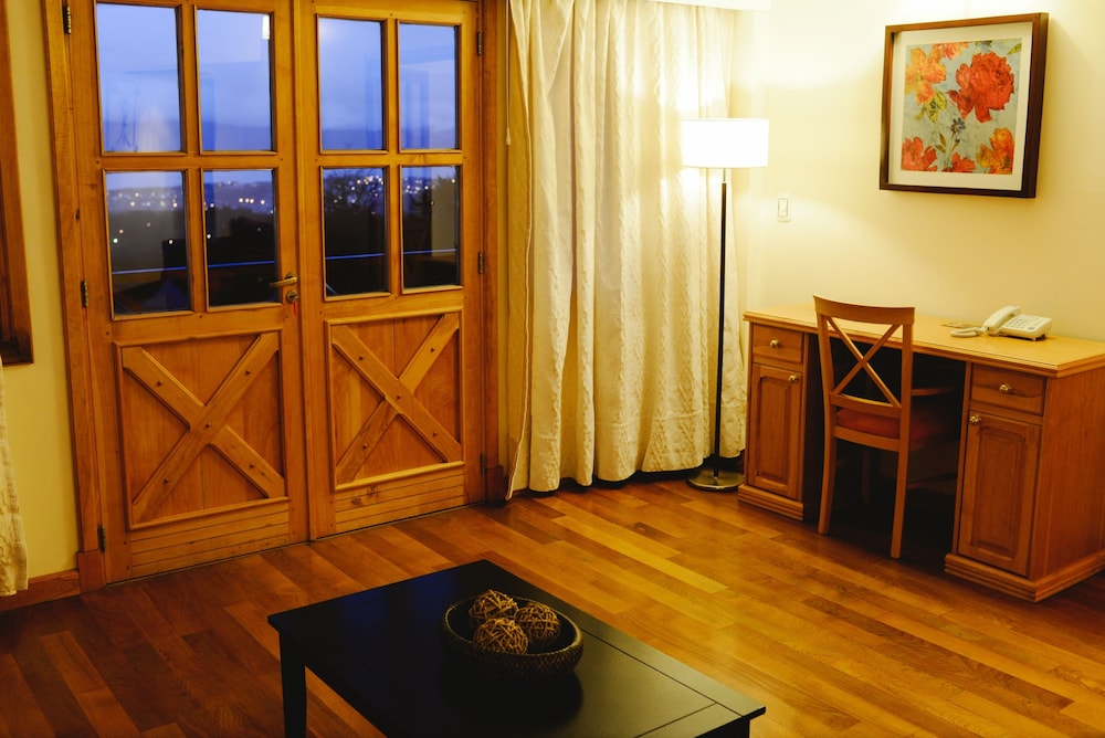 altos ushuaia hotel and resto