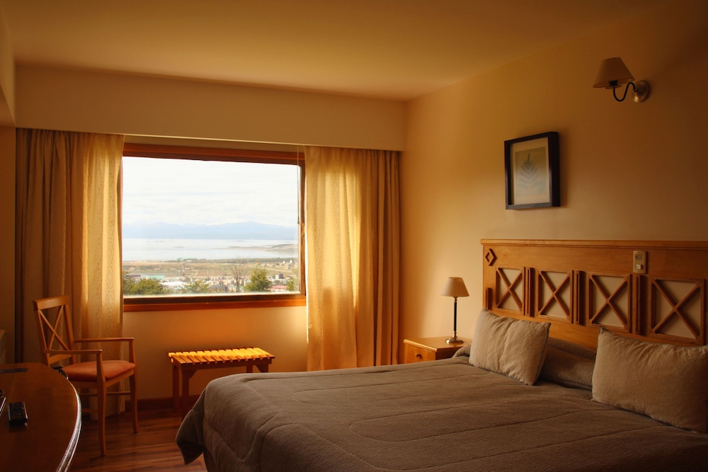 altos ushuaia hotel and resto