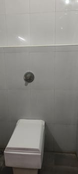 Ecr Royal Elite,311,Global Hospital Road,2 star