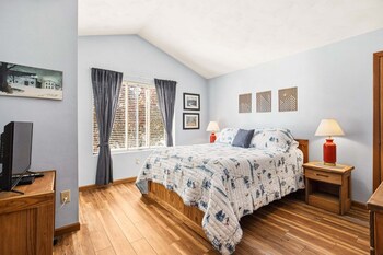 Seven Springs Sunridge 1 Br Condo, Ski-In/Out 1 Bedroom Condo,Q1 Sunridge,3 star