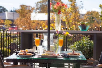 best western premier boulder falls inn