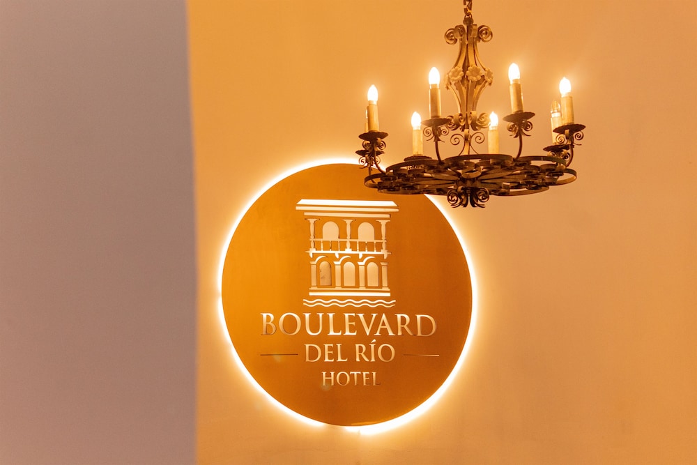boulevard del rio hotel