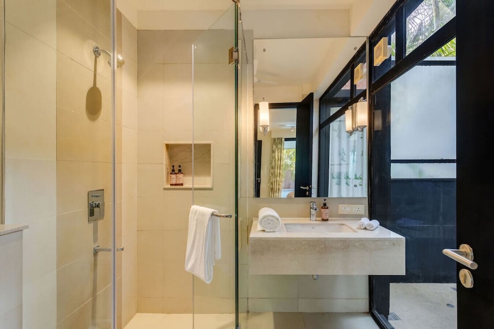 the chai villa lux 3bhk nr anjuna vagator beach
