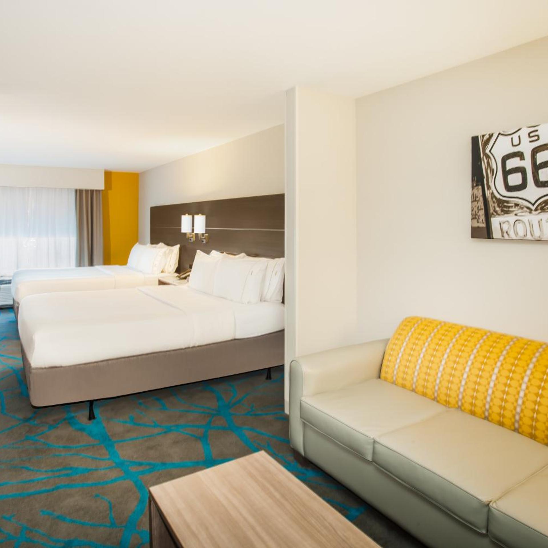 holiday inn express and suites litchfield west by ihg