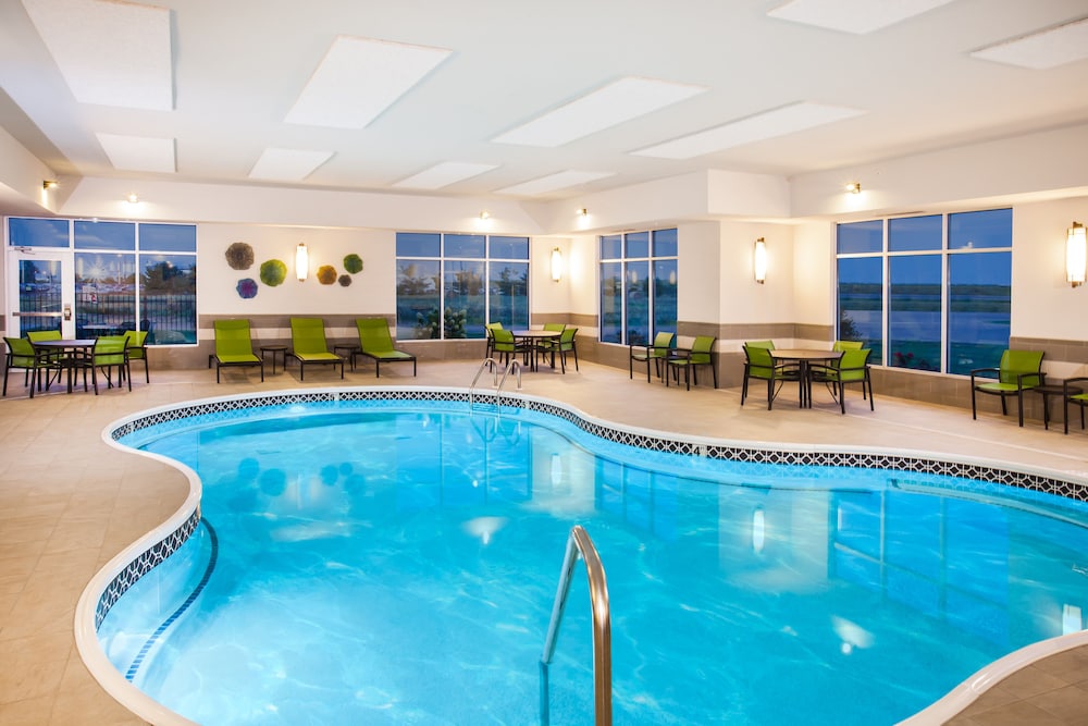 holiday inn express and suites litchfield west by ihg