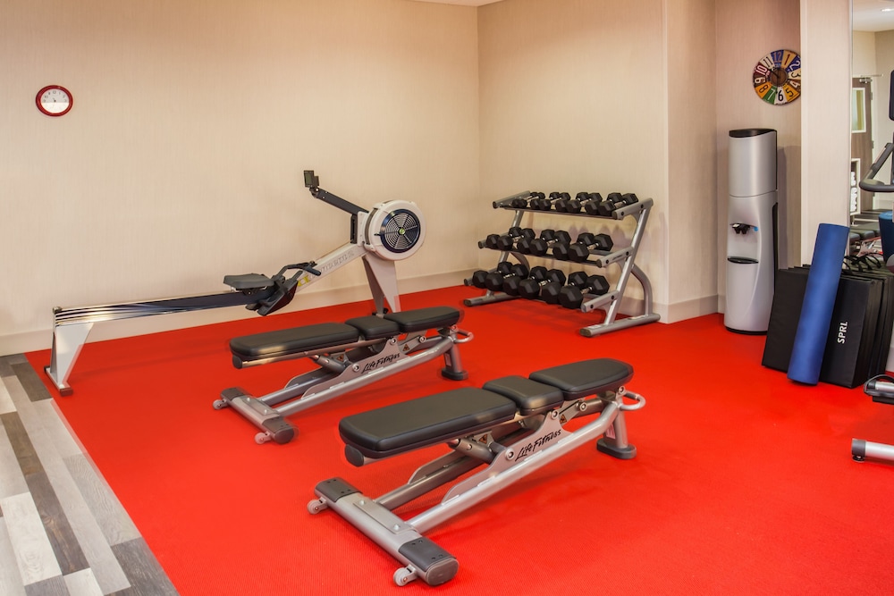 holiday inn express and suites litchfield west by ihg