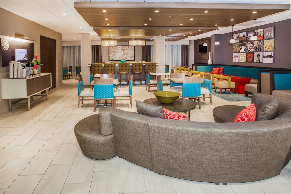 holiday inn express and suites litchfield west by ihg