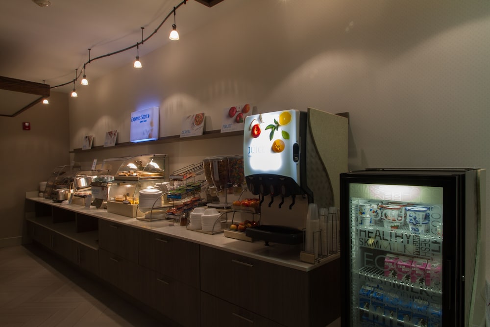holiday inn express and suites litchfield west by ihg