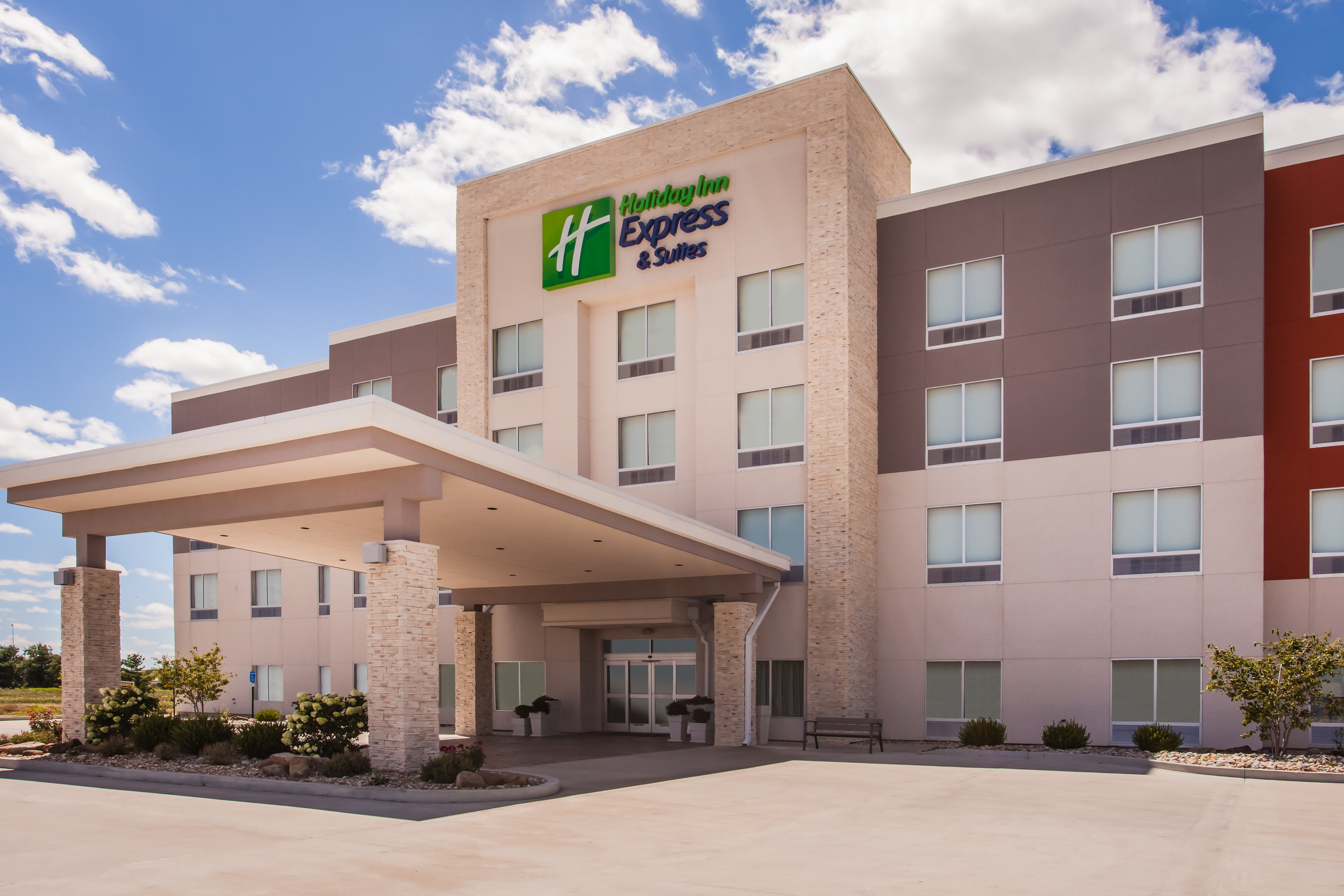 holiday inn express and suites litchfield west by ihg