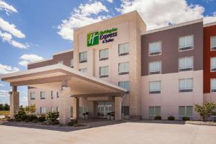 holiday inn express and suites litchfield west by ihg