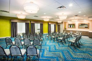 holiday inn express and suites litchfield west by ihg