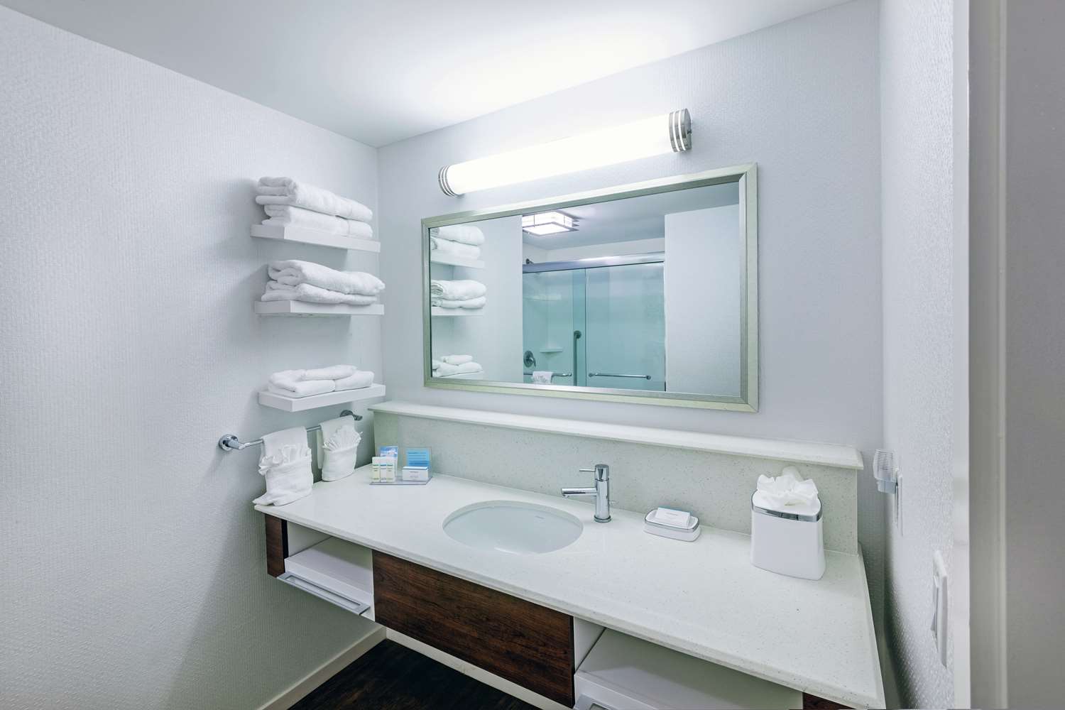 hampton inn and suites by hilton houston north iah