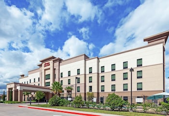 hampton inn and suites by hilton houston north iah