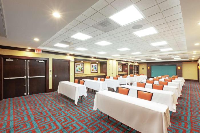 hampton inn and suites by hilton houston north iah