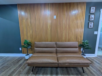 a122 malone home