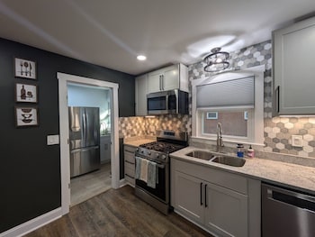 a122 malone home