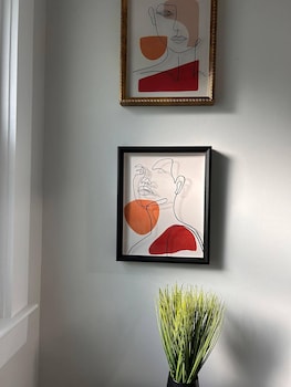 a122 malone home