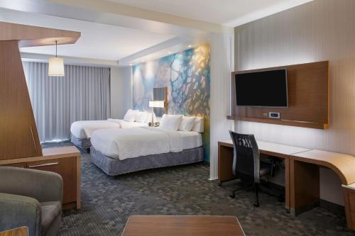 courtyard hot springs