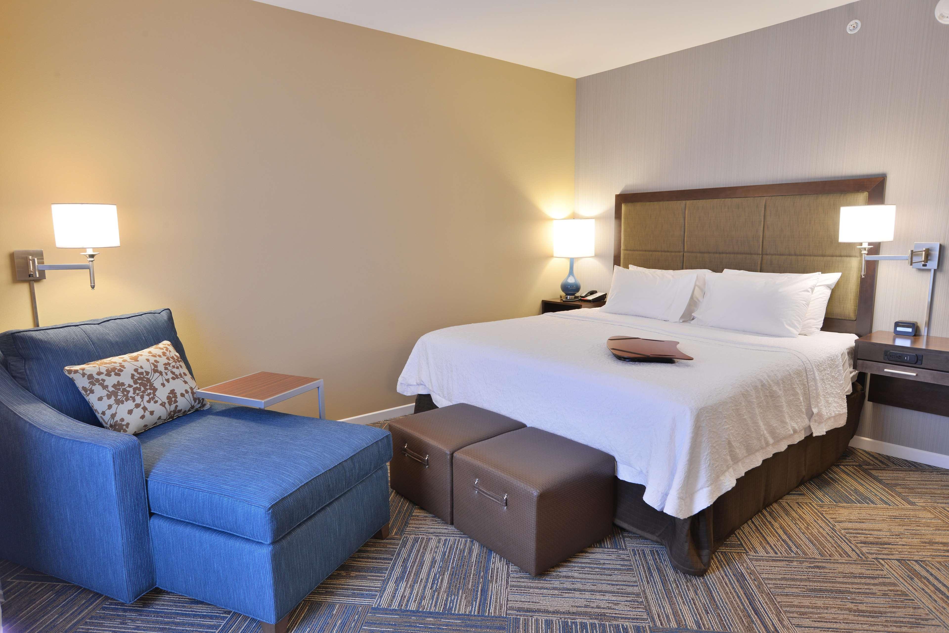 hampton inn and suites chippewa falls