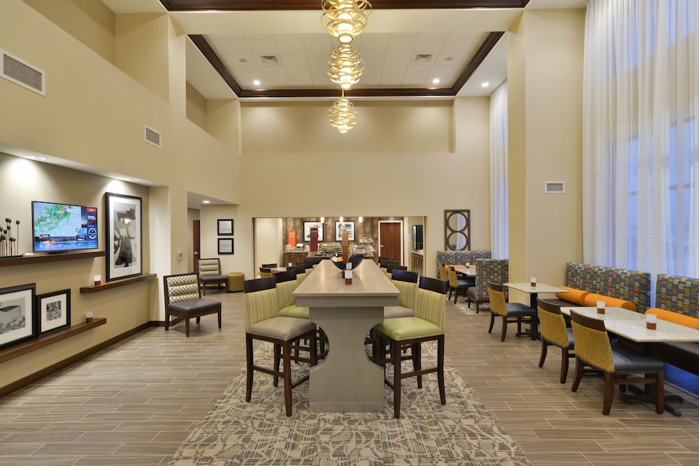 hampton inn and suites chippewa falls
