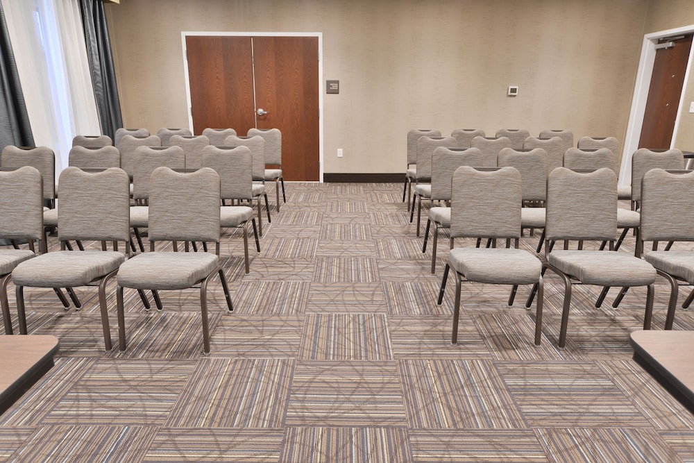 hampton inn and suites chippewa falls