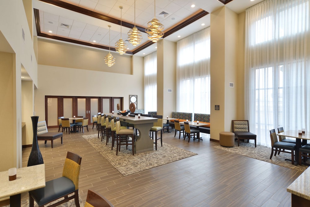 hampton inn and suites chippewa falls
