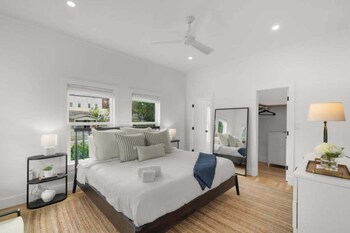 New Casa Padron La Casita,502 N 19Th St Tampa Fl 33605 Usa,2 star