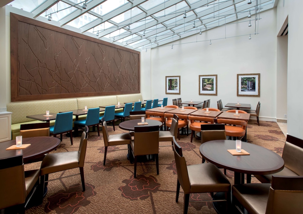 hilton garden inn chicago downtown riverwalk
