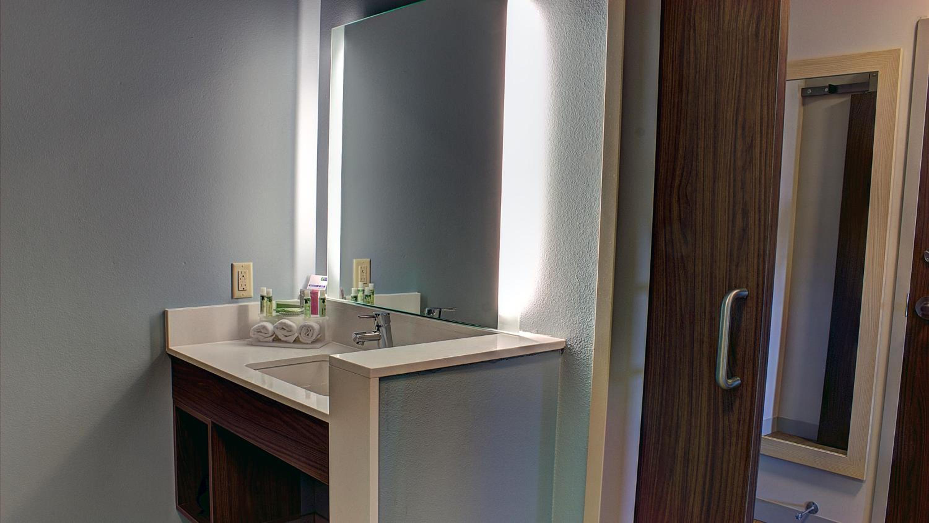 holiday inn express and suites spencer by ihg