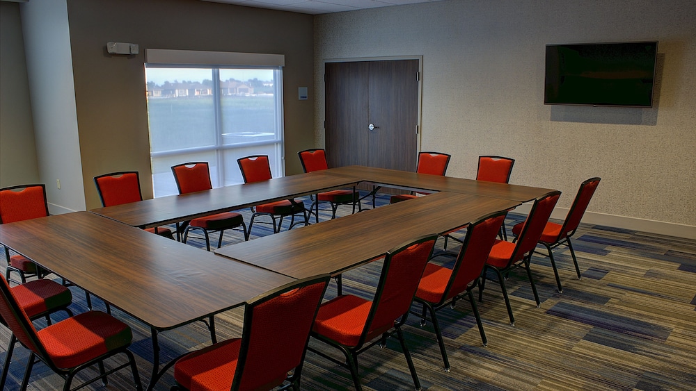 holiday inn express and suites spencer by ihg