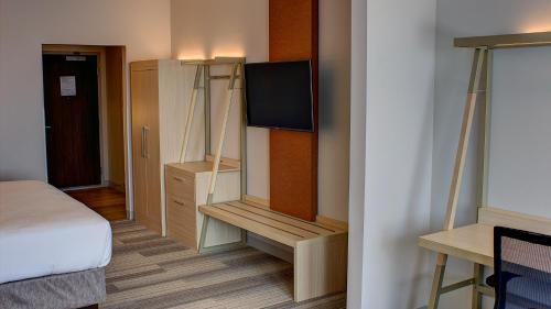 holiday inn express and suites spencer by ihg