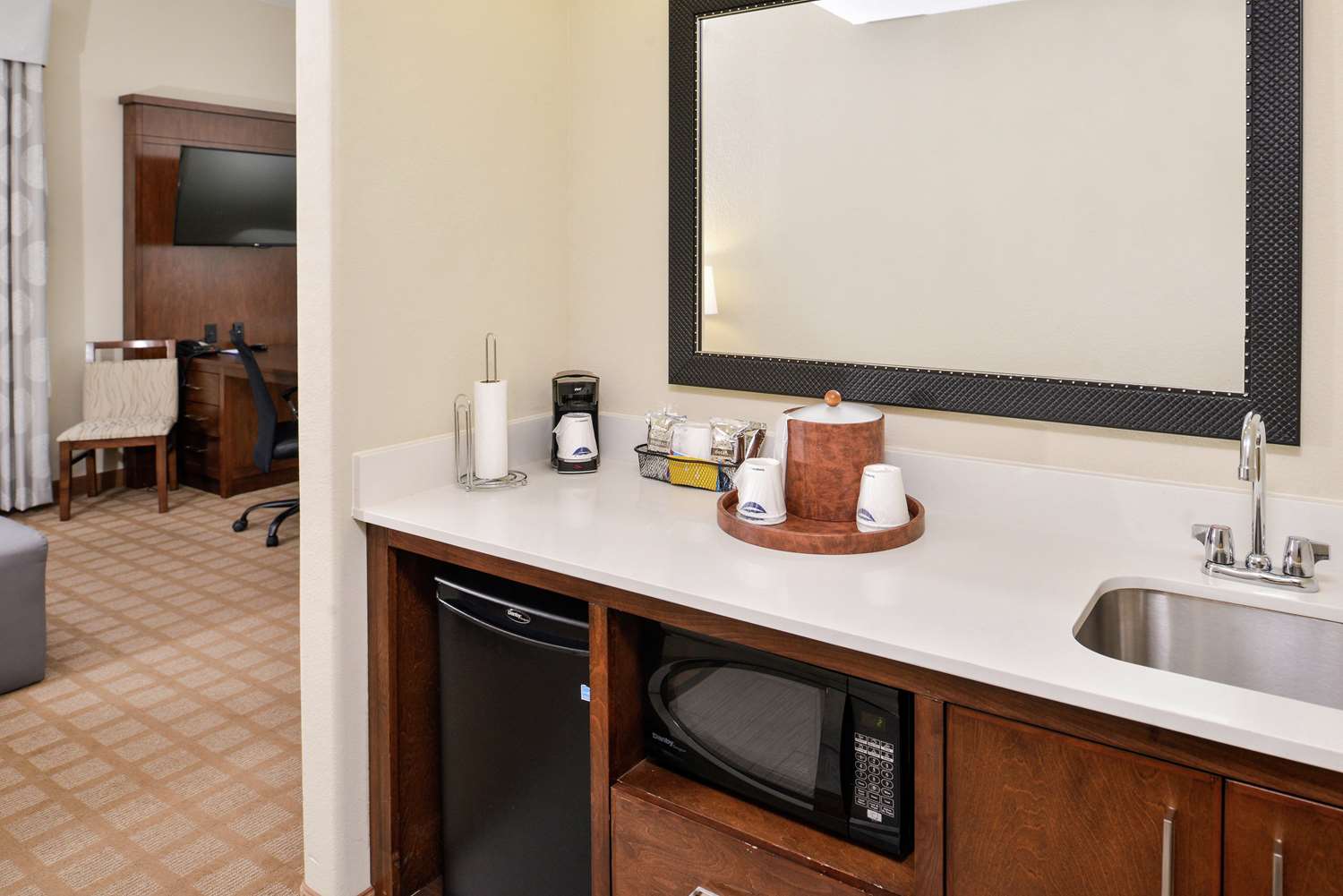 hampton inn and suites hutto austin